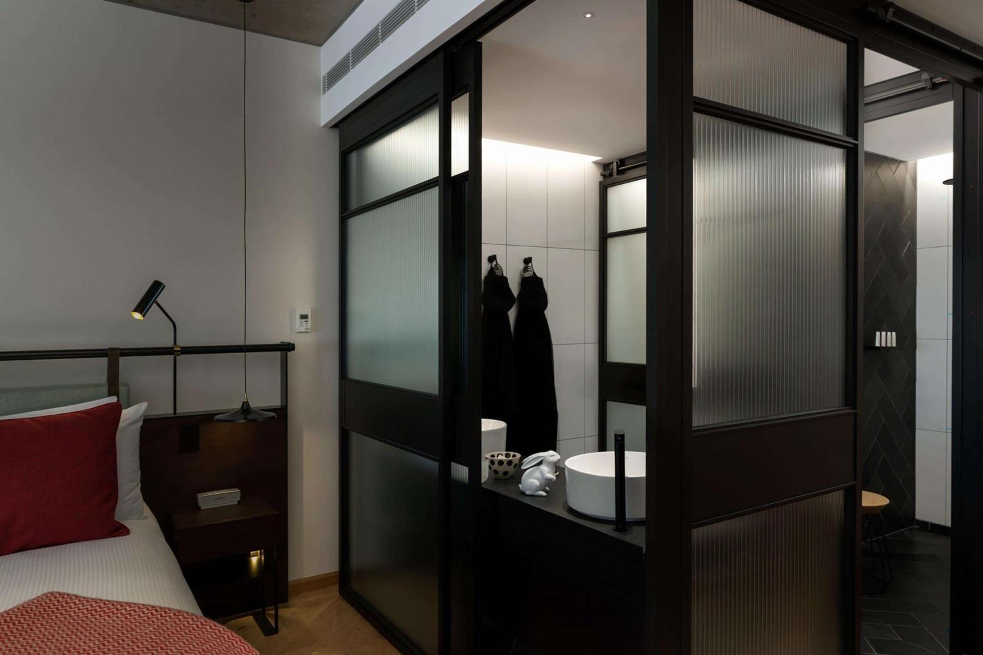 Qt Melbourne Ξενοδοχείο Εξωτερικό φωτογραφία A room at the hotel