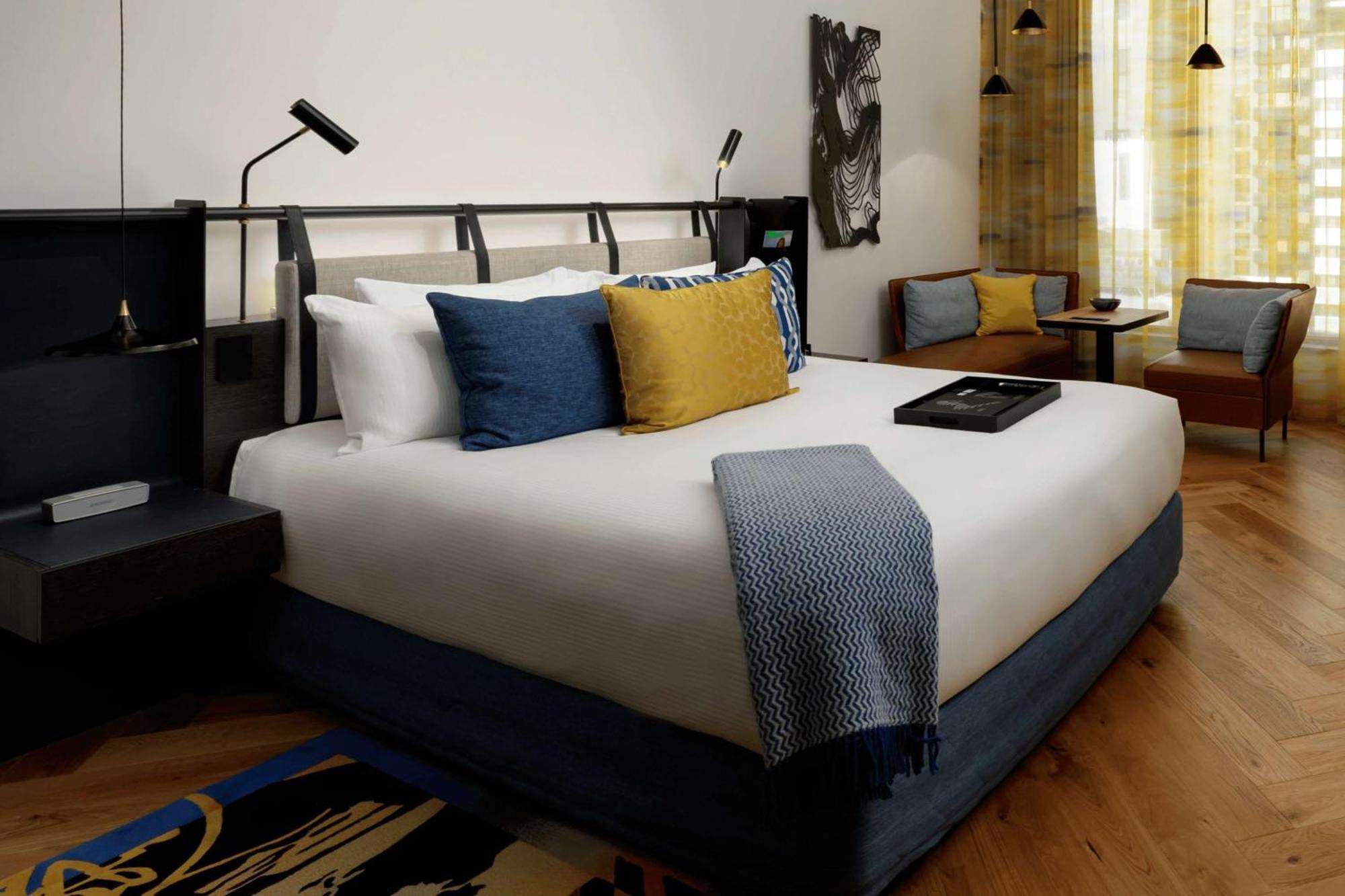 Qt Melbourne Ξενοδοχείο Εξωτερικό φωτογραφία A bedroom at the hotel