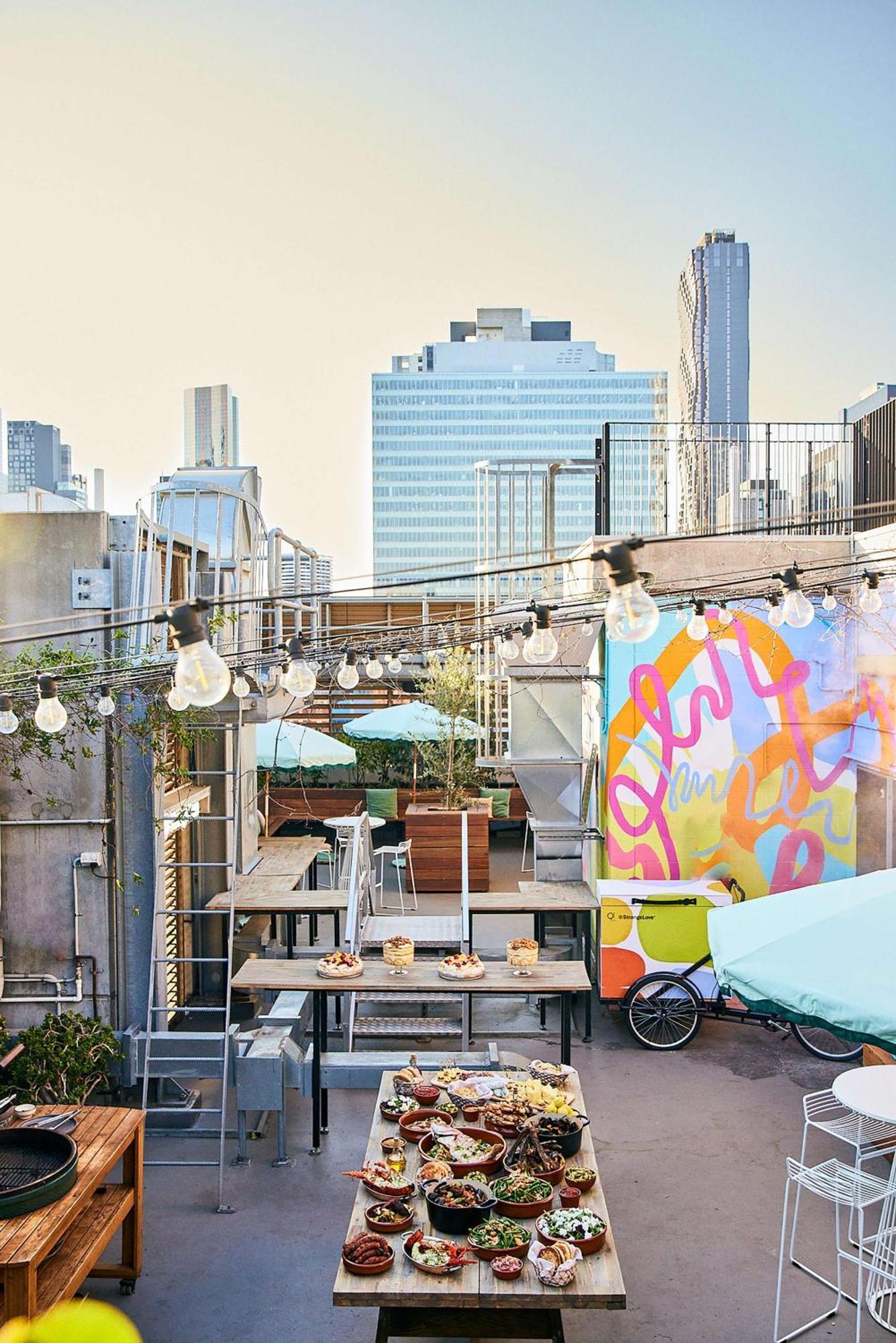 Qt Melbourne Ξενοδοχείο Εξωτερικό φωτογραφία The rooftop bar at the Standard East Village